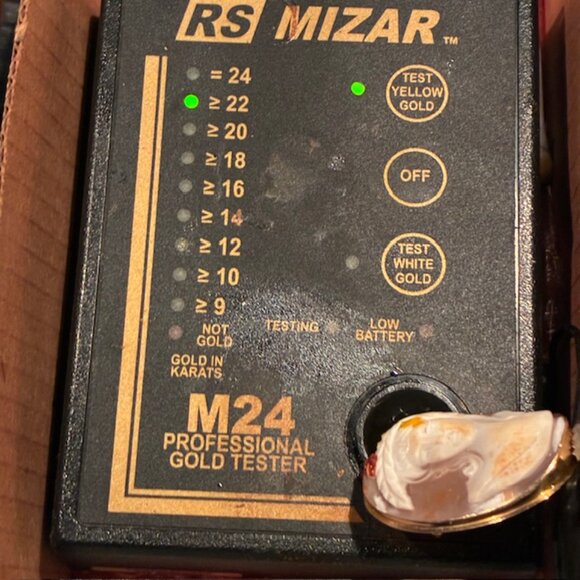 22K Yellow Gold Cameo Brooch - Picture 5 of 5